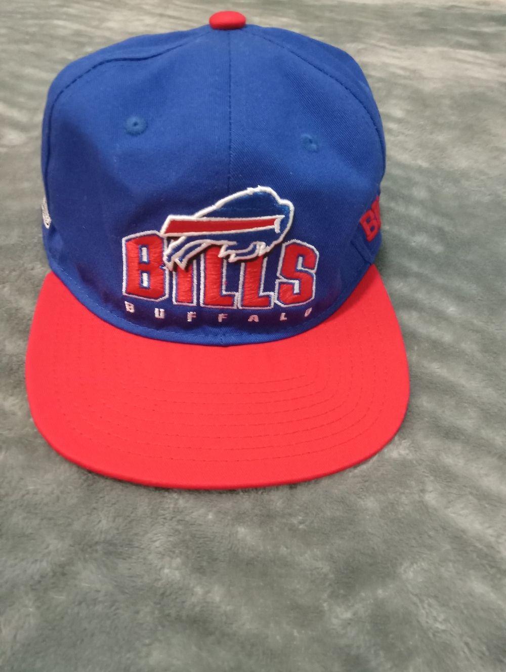 Buffalo Bills Hat NFL Team Apparal Boys One Size Snapback  Flat Bill Adjustable